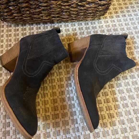 Dolce Vita Chocolate Black Suede Cowboy Bootie Women Size 8  Real LEATHER - Picture 7 of 7
